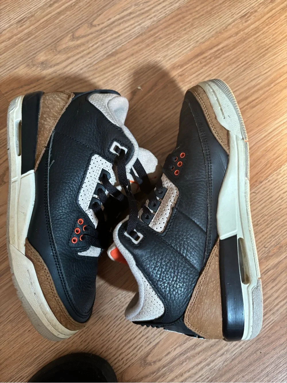 Jordan Men’s Black and Brown Retro Sneakers